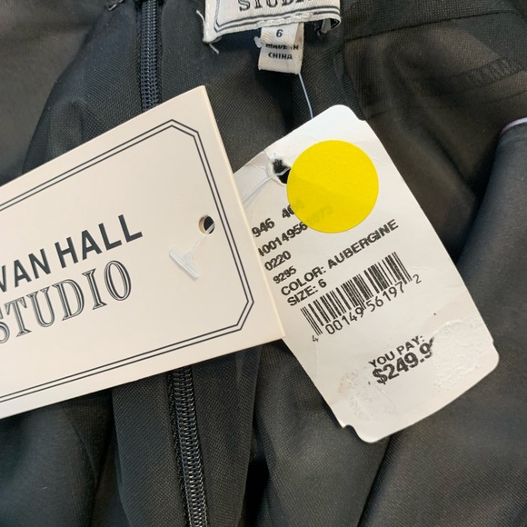 Kevan Hall Co. Never worn. Floral. Mid thingy length. Size 6, feels like a 4. - Picture 8 of 9